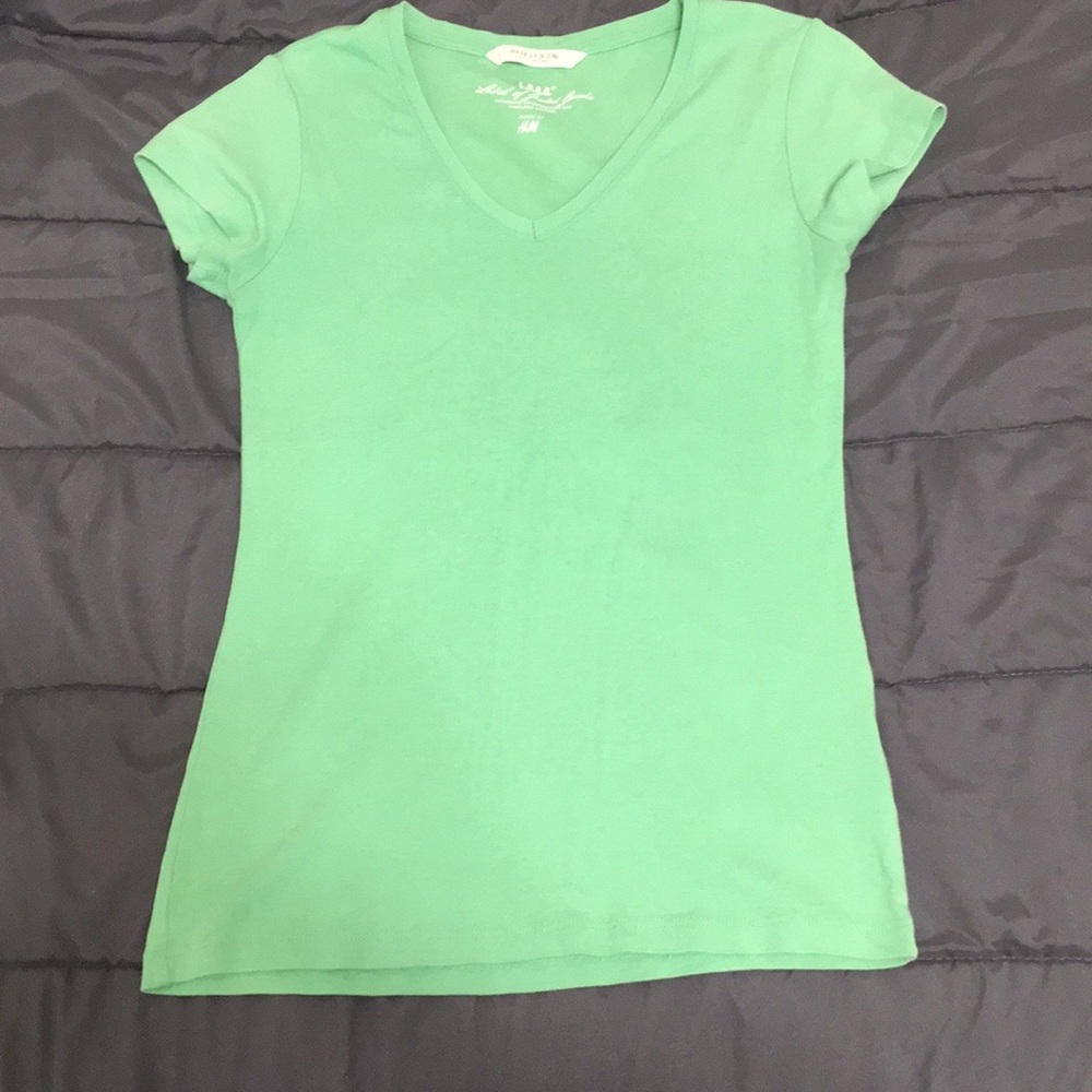 H&M Fitted v-neck tshirt